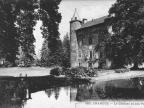 Dans le parc du château (du comte de Sonnaz au 19e s.), un étang régule à son tour le débit du bief